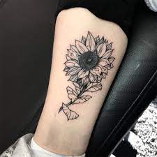 sunflowertattoo flowertattoo dovme cicekdovmesi minimaltattoo dovme modelleri dovme en iyi dovmeler kalca dovmes dovme lotus dovmesi renkli dovmeler