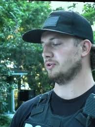 Noah's beard and appearance discussion