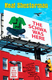 Schwa is the most common vowel sound in english, a reduced vowel in many unstressed syllables, especially if syllabic consonants are not used The Schwa Was Here Amazon De Shusterman Neal Fremdsprachige Bucher
