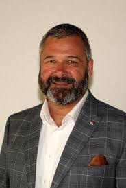 Bernard Mueller's Instagram, Twitter & Facebook