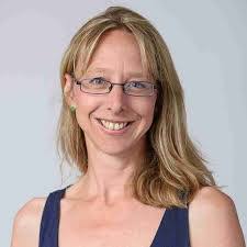 Rebecca Sinnett's Instagram, Twitter & Facebook