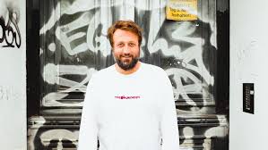 Wohin die reise gehen wird, verrät sie noch nicht. Was Beschaftigt Euch Linda Zervakis Stefanie Luxat Und Paul Ripke Im Hotel Matze Mit Vergnugen Berlin