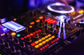 Read reviews, compare customer ratings, see screenshots, and learn more about dj mixer studio:remix music. 2 000 Best Dj Mixer Photos 100 Free Download Pexels Stock Photos