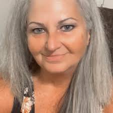 Grandma was too sick to attend the wedding, so she made a surprise stop ❤️