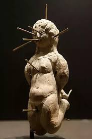 Find more spanish words at wordhippo.com! What Is The Title Of The Person That Administers The Punishment In Ancient England S Drawn Hang And Quarter Sentence Quora