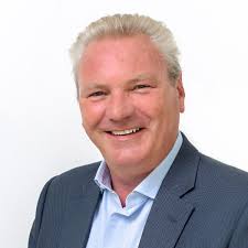 Charlie Morris's Instagram, Twitter & Facebook