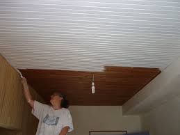Peindre Un Plafond En Bois Peindre Sur Lambris Vernis Repeindre Du Lambris Vernis In 2020 Blinds Curtains Decor