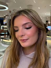 hi there! My name is Beau, I am a makeup artist looking to expand my  portfolio for wedding and fashion based content. Are any models or  photographers interested? Manchester based. I'll share