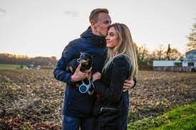 Allebei dachten ze nooit met een coureur, maar nu blijkt samenwonen toch geweldig mee te vallen. Nieuw Liefdeskoppel In Wielerland Tim Merlier En Cameron Vandenbroucke Wielrennen Hln Be