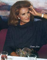 Dalida, alain delon — paroles paroles 04:05. Dalida Iconic Di Twitter At A Diner In 1985 Dalida 80s 1980s Eighties Beauty