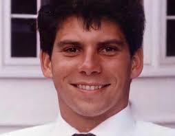 Why are the characters in the show far more attractive than the real life  guys? : r/MenendezBrothers