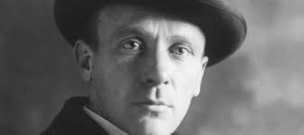 Крёстным отцом был николай иванович. Mihail Bulgakov Biografii Rossijskih Pisatelej 2019