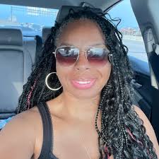 Who do you think is messier…Mama Joyce or Candiace's mother?