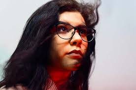 Xee Lor's Instagram, Twitter & Facebook