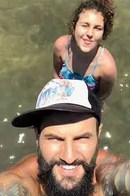 Participantes, enquetes, paredões, provas, opiniões de colunistas, festas e casais do big brother brasil de 2021. Wagner Do Bbb 18 Tem 43 Tatuagens E Dois Filhos Bbb Extra Online