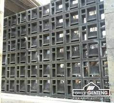 Disebut pagar besi modern adalah jika desain pagar besi untuk rumah dibuat sedemikian rupa sehingga sesuaikan dengan kondisi lingkungan baik dalam hal warna maupun bentuknya. Pagar Rumah Roster Minimalis Content