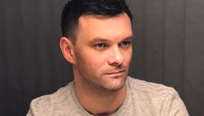 Peter og Lena skulle jobbe i norsk helsevesen for selskapet Orange. De ble  sittende igjen med gjeld til bemanningsbyrået