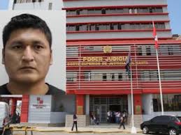 Chimbote: con protesta un grupo de estudiantes de la Uladech exige renuncia  de su rector