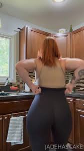 Jadehascake ass clap1