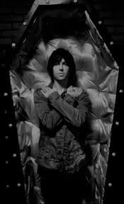 Read paradise from the story a vic fuentes & kellin quinn love story by xxjaeangelicaxx (jae) with 2,378 reads. 900 Kellin Brendon And Vic Oh My Ideas Kellin Quinn Sleeping With Sirens Pierce The Veil