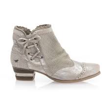 En toutes saisons, les bottes femme dessus cuir sont incontournables. Boots Et Bottines Femme Bottines En Cuir A Talon Bottines Plates Fourrees Femme Besson Chaussures