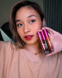 Apakafresh oh! pang mowdel lewk yorn?? 🙌🏻 @anneglopezz celebrating our  3rd #GANDAnniversary with her fav tints! 😍 Saveeeh nga ni Anne: "Ito na  ang perfect time para mag repurchase ng mga paborito