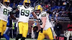 A cbs sports writer's projected 2020 packers depth chart has sternberger as the third string tight end behind lewis (starter) and deguara (backup). Green Bay Packers Spike Gif By Nfl Find Share On Giphy