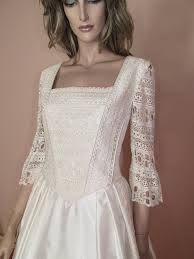 Raffinato abito da sposa vintage degli anni '70 bianco. Abiti Da Sposa Vintage Anni 70 Eb00df