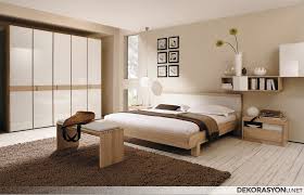 Evet sevgili ebeveynler artık evinizde bir genç var. Zarif Bej Renk Duvar Boyasi Sikligi Ev Dekorasyonu