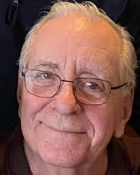 Robert Radke's Instagram, Twitter & Facebook