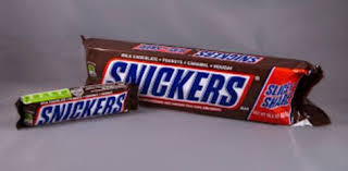 omg you can make this huge snickers bar at home snickers