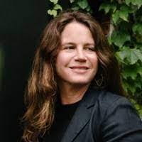 Lori Schlesinger's Instagram, Twitter & Facebook