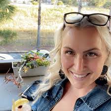 Ashley Motley's Instagram, Twitter & Facebook