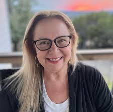 Dawn Parsley's Instagram, Twitter & Facebook