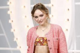Depp made her acting debut in tusk (2014) and went on to appear in the period dramas the dancer (2016), in which she played isadora duncan, planetarium (2016), and the king of kings (2016). Tclguppngoasfm