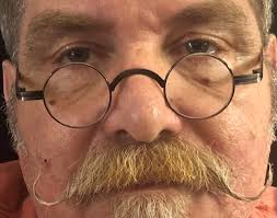 Reenactor glasses with period-style frames