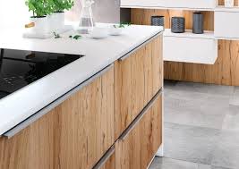 Du bois et de l'espace pour bien respirer le modèle opéra se fond dans votre intérieur grâce à ses lignes très. Decor Meubles Cuisine Contemporaine Sagne
