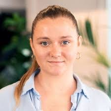 Madison Hanley's Instagram, Twitter & Facebook