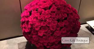 365朵巨型玫瑰花束 對你的愛全年無休 每天愛都你多一些 香港尚禮坊 365朵玫瑰花束 紅玫瑰 香港送花 roses redroses rosebouquet flowers bouquet flower gift flowers