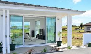 Dan biasanya jendela ini akan banyak terpasang di area perkantoran, toko, apartemen, atau bahkan daerah perumahan. Kumpulan Model Kusen Alumunium Terbaru Homeshabby Com Design Home Plans Home Decorating And Interior Design