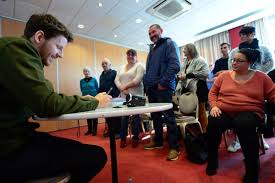 Ce jeudi 29 mars, un candidat des z'amours a raconté comment il a annulé son mariage après avoir accepté la demande de sa femme. On A Assiste Au Casting Des Z Amours A Nevers Nevers 58000