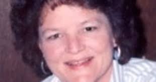 Lori Bench's Instagram, Twitter & Facebook