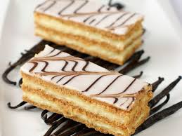 Fondant Blanc Mille Feuille Recettes Recette Recette A Base De Pate Feuilletee Desserts Francais Creme Patissiere Facile
