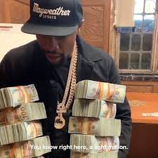 The latest tweets from floyd mayweather (@floydmayweather): Sportbible Floyd Mayweather Counting The Cash Facebook