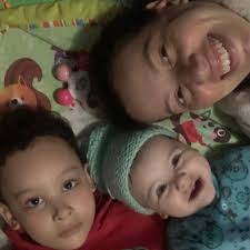 Pães, bolos e outros alimentos foram encontrados vencidos, estragados e  estocados de forma irregular no Walmart. (via Folha Cotidiano) #folha