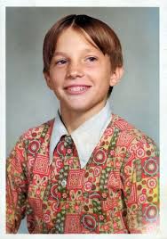 1968 fashion trend: middle part hairstyle