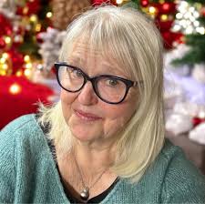 Can anyone please explain to me what auto fabric really means? And when to  use this settings? If I have digitized something in auto fabric and want to  use the design on