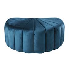 Shell Pouffe In Blue Velvet And Pine Maisons Du Monde Velluto Blu Pouf Tavolini Blu