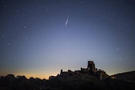 The perseids meteor shower always shines brightly and is easy to see if the weather is good. 0vpthh4iyjufcm