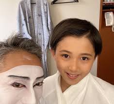 おつかれ、 記念に撮ろか、 #市川團十郎白猿 #市川海老蔵 #海老蔵 #市川新之助 #成田屋 #歌舞伎 #成長記録 #子育てぐらむ #子供のいる暮らし  #子どものいる暮らし #子育て日記 #三千世界 #children #childphotography #daughter #son #ABKAI  #ABMORI #ebizoichikawa ...